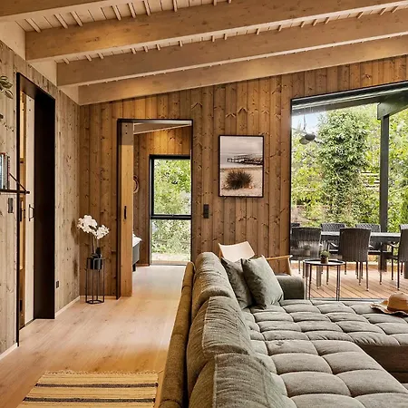 Дом отдыха Beautiful In With Sauna *